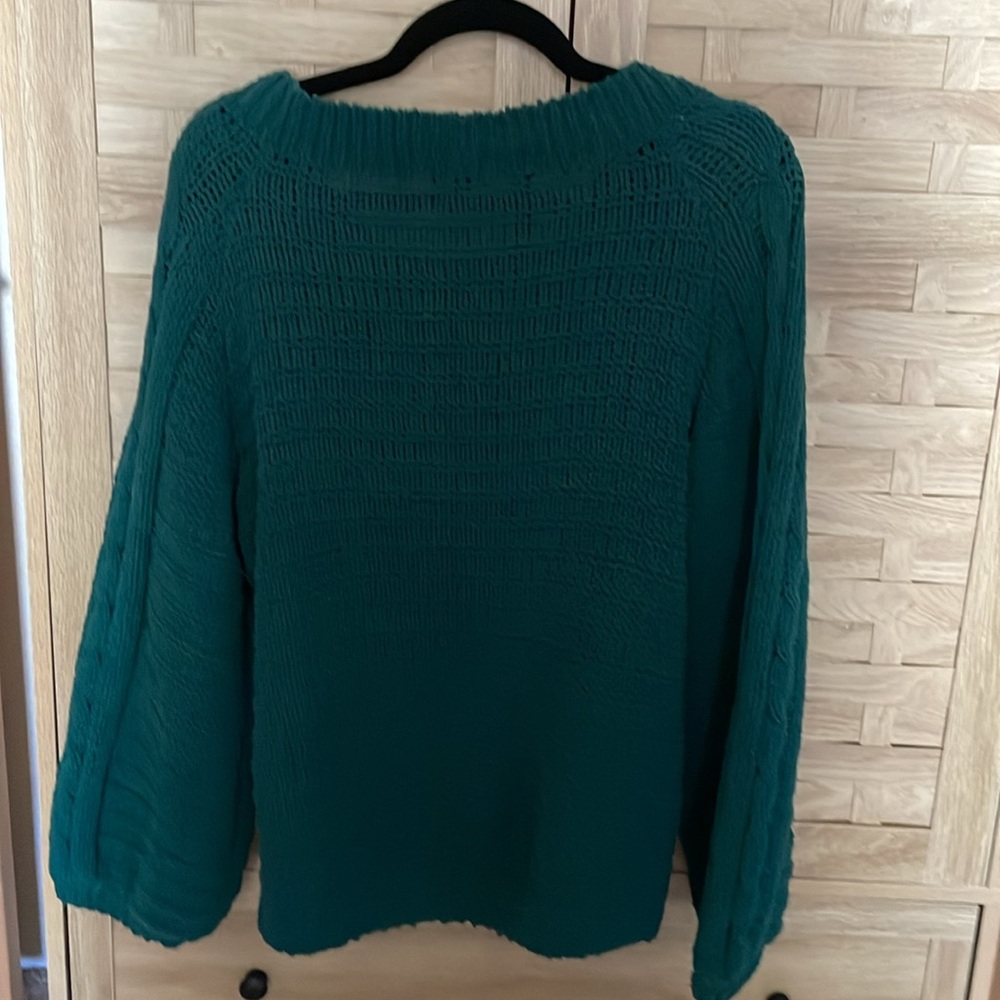 Express Polyester Wider Round Neck Oversized Gree… - image 5